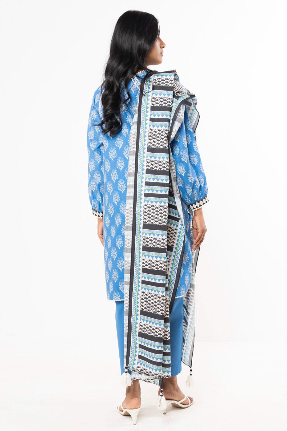 3 Pc Printed Lawn Suit With Printed Silver Lawn Dupatta