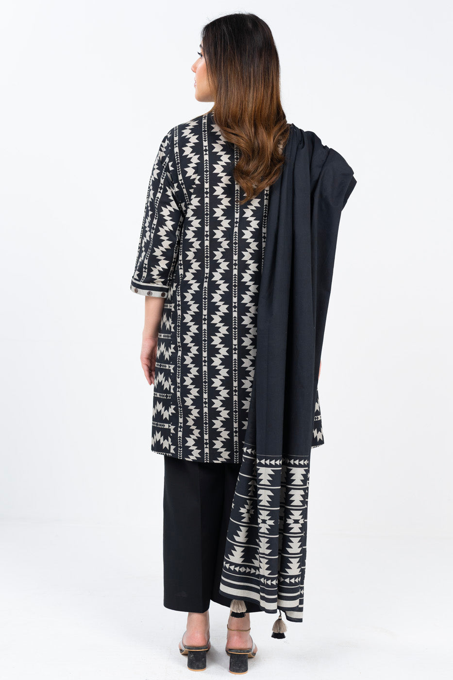 2 Pc Printed Lawn Suit With Printed Lawn Dupatta